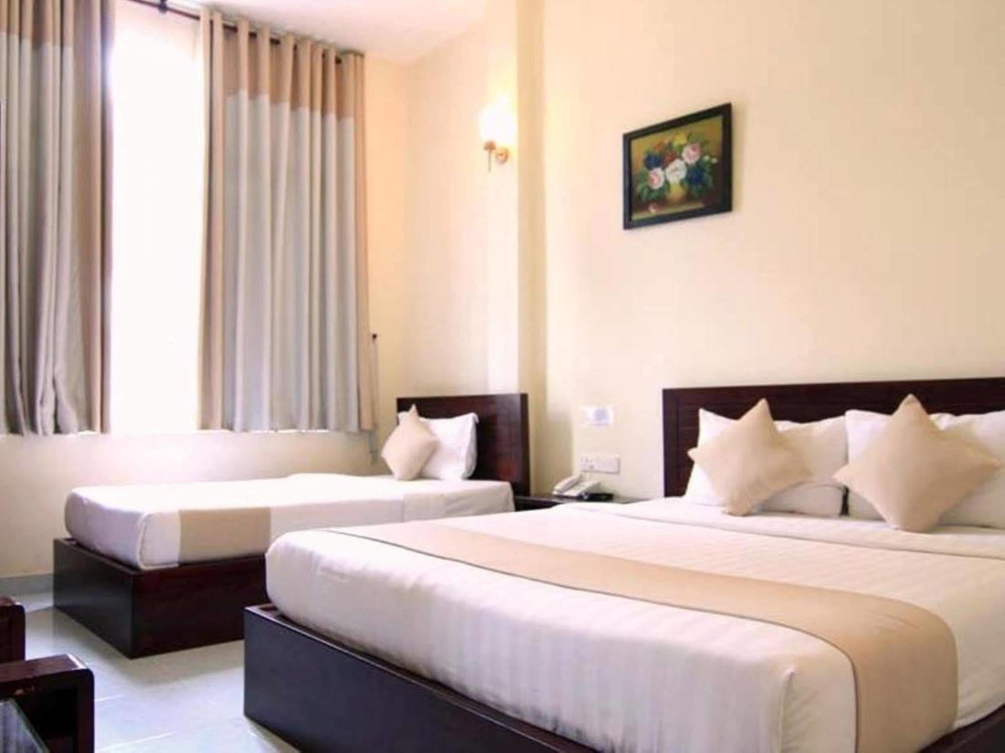Oyo 438 Small Bay Hotel Ho Či Minovo Město Exteriér fotografie
