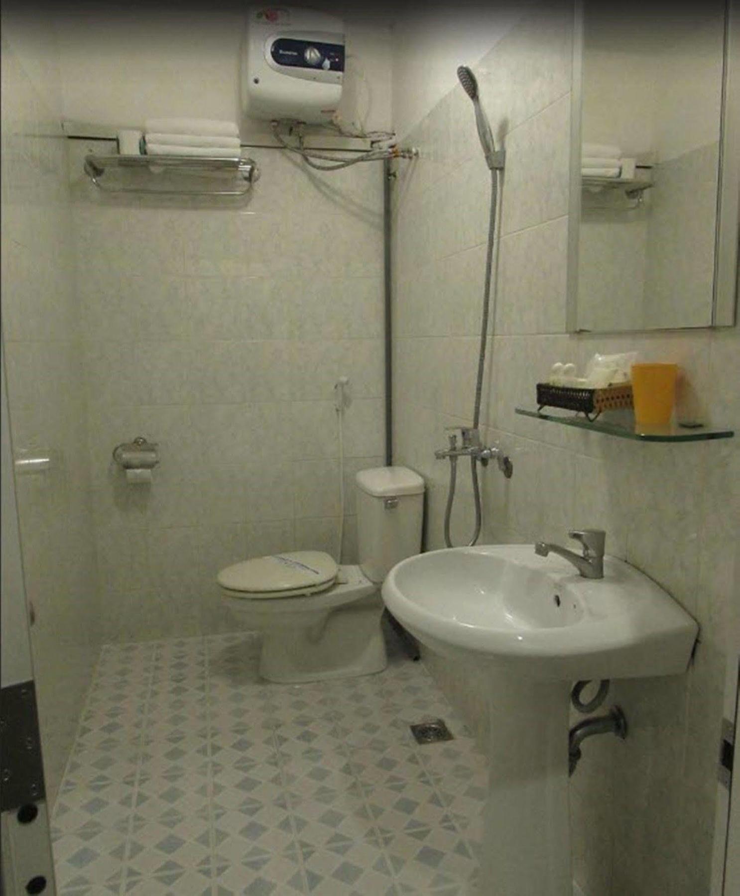 Oyo 438 Small Bay Hotel Ho Či Minovo Město Exteriér fotografie