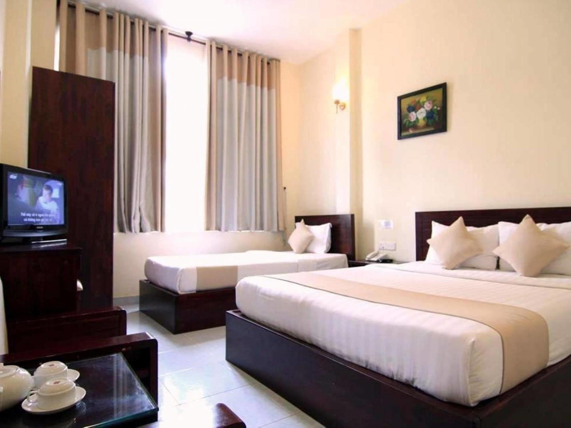 Oyo 438 Small Bay Hotel Ho Či Minovo Město Exteriér fotografie