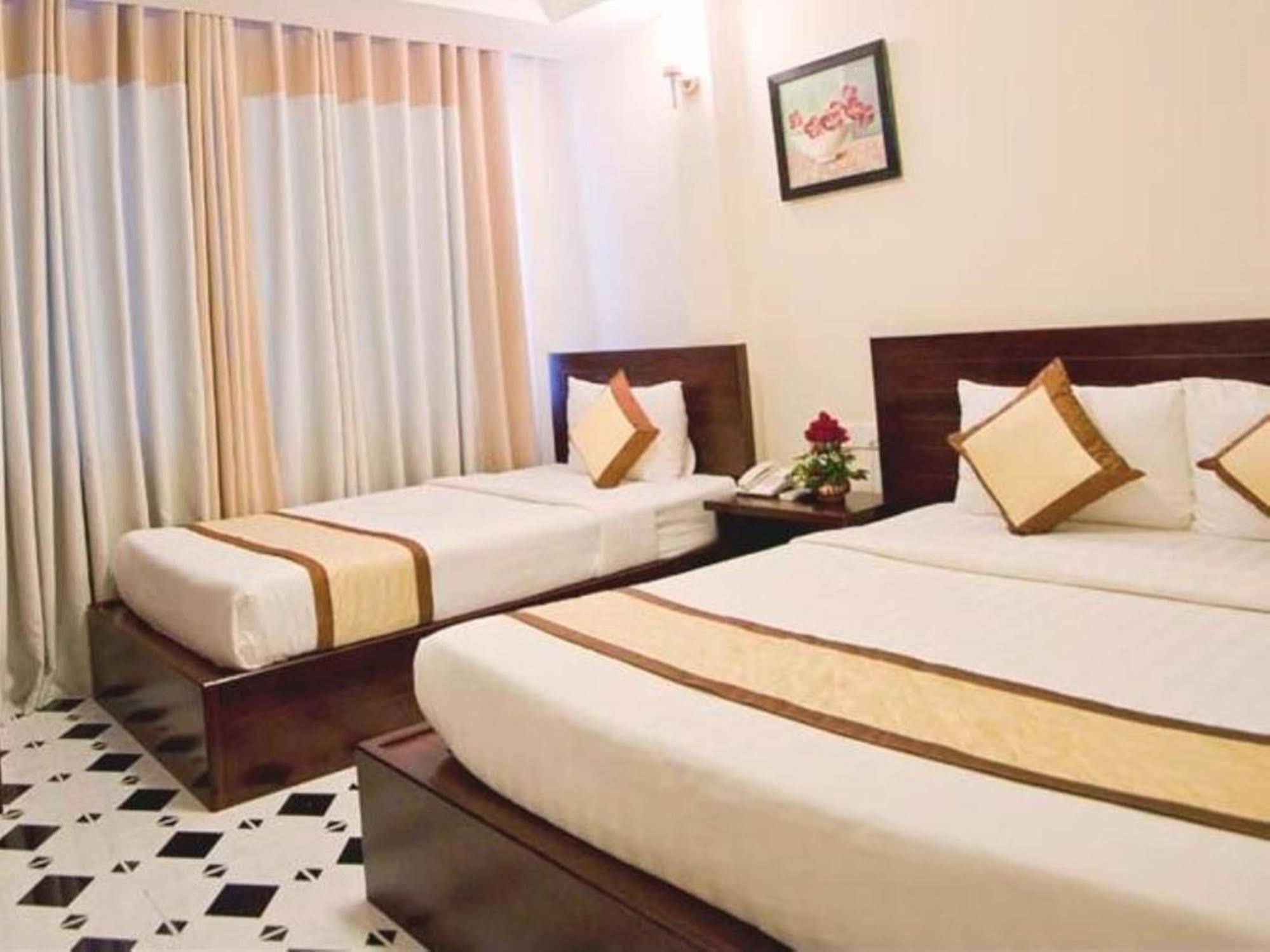 Oyo 438 Small Bay Hotel Ho Či Minovo Město Exteriér fotografie