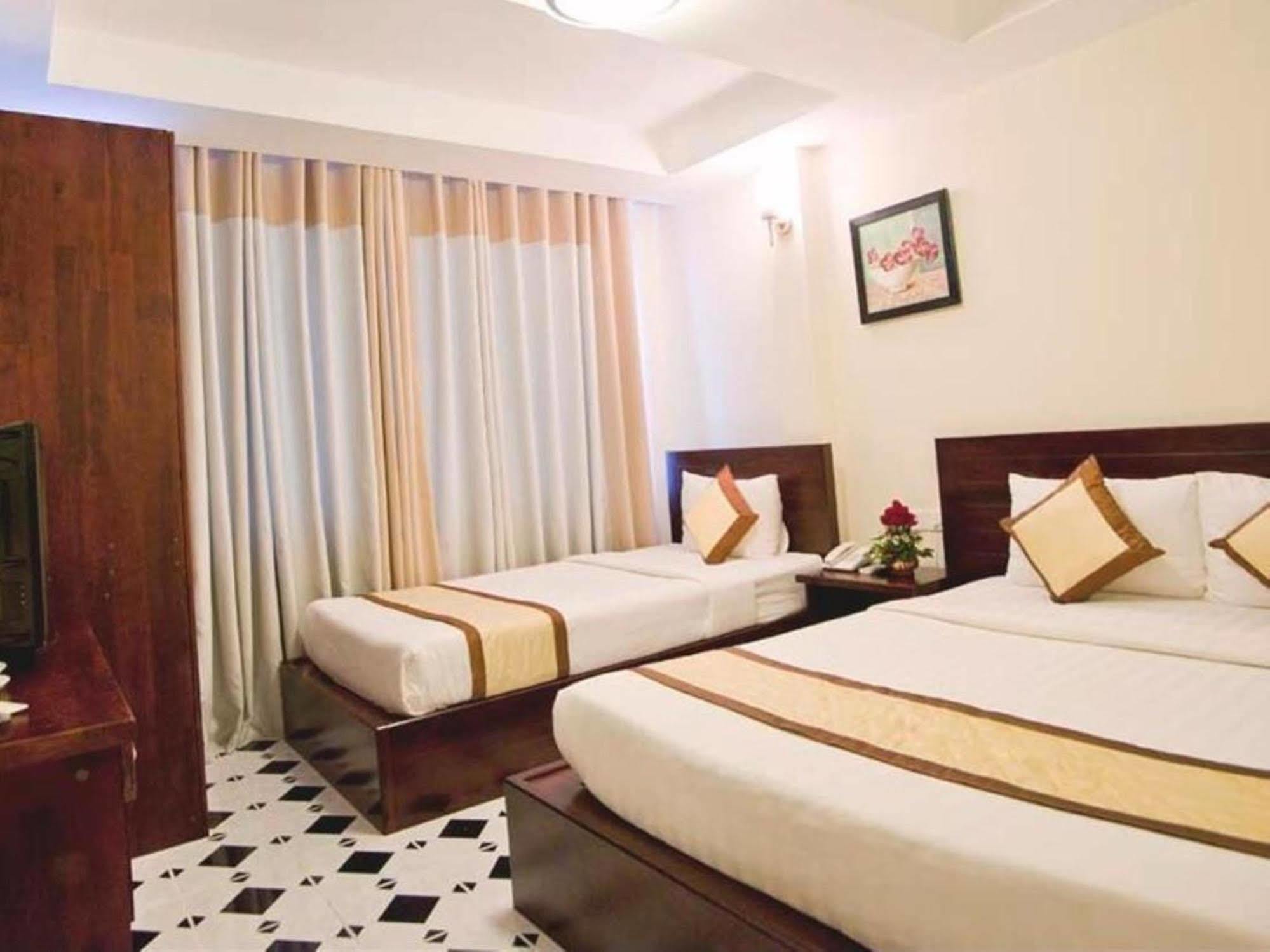 Oyo 438 Small Bay Hotel Ho Či Minovo Město Exteriér fotografie