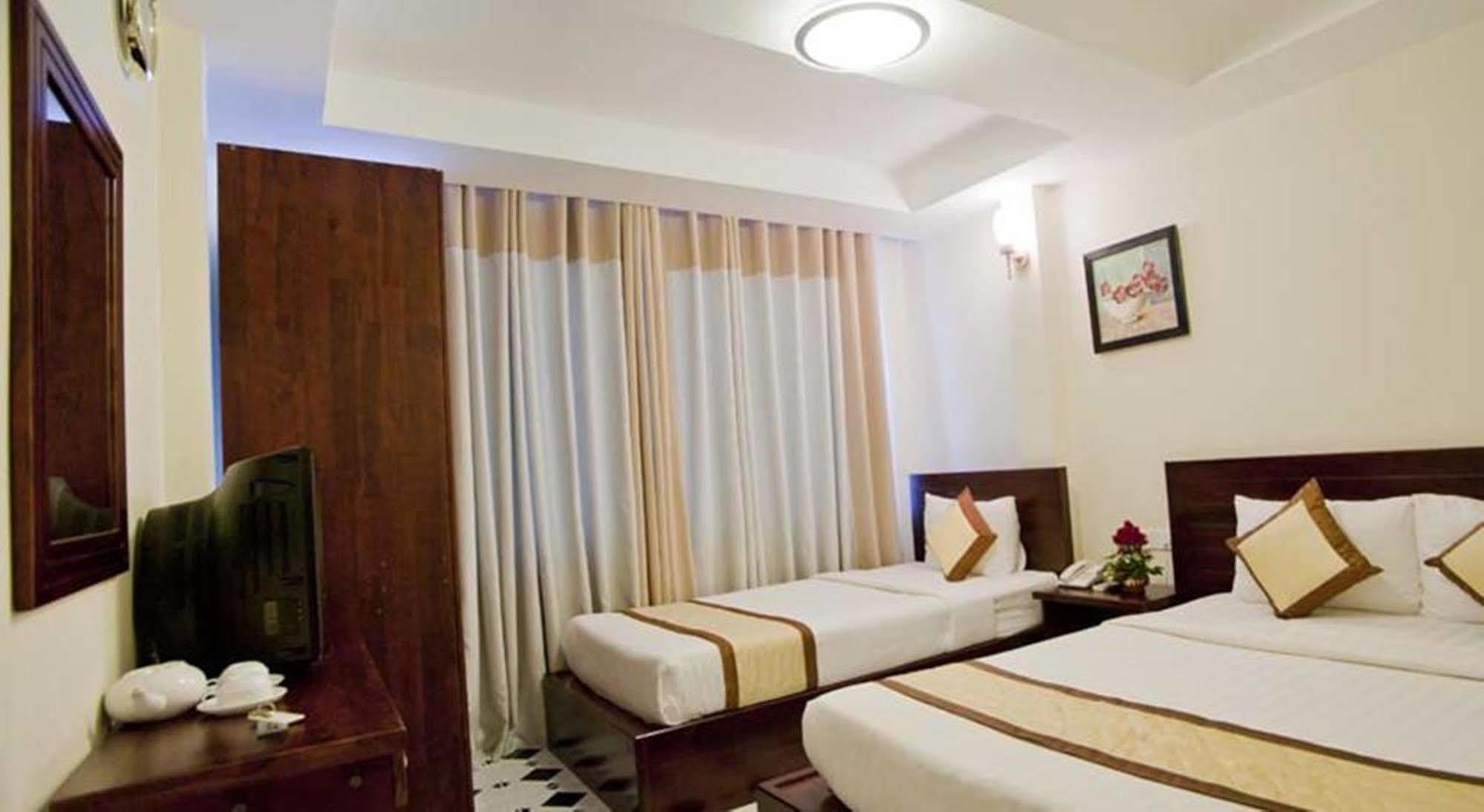 Oyo 438 Small Bay Hotel Ho Či Minovo Město Exteriér fotografie