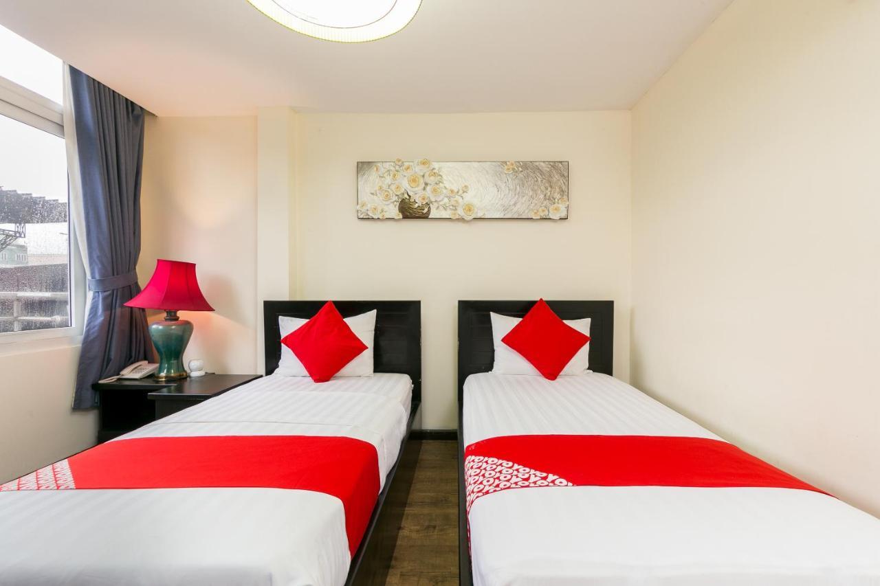 Oyo 438 Small Bay Hotel Ho Či Minovo Město Exteriér fotografie
